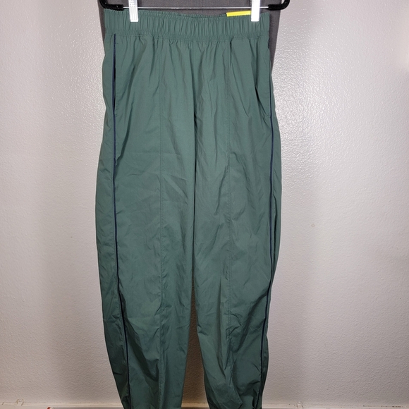 All In Motion Women's Woven Parachute Pants Green Size S - Picture 1 of 6